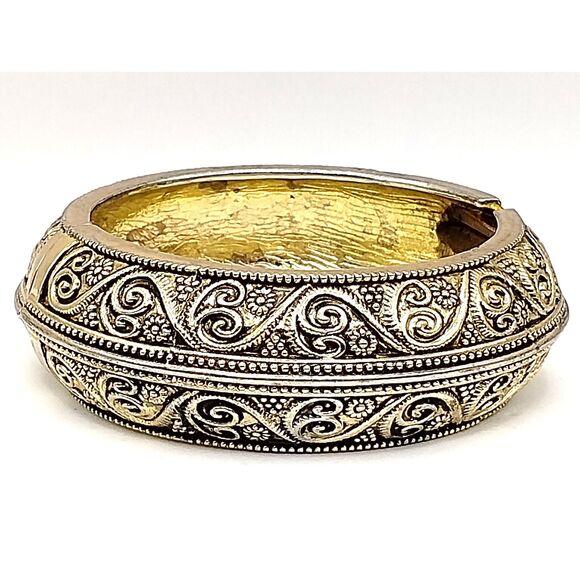 Vintage Multi-Medium Grouping of Necklaces and Bracelets Wood Faux Pearls - Picture 6 of 11